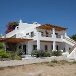Acres Luxe, First Floor Haven & Ground Floor Retreat Casa de Férias