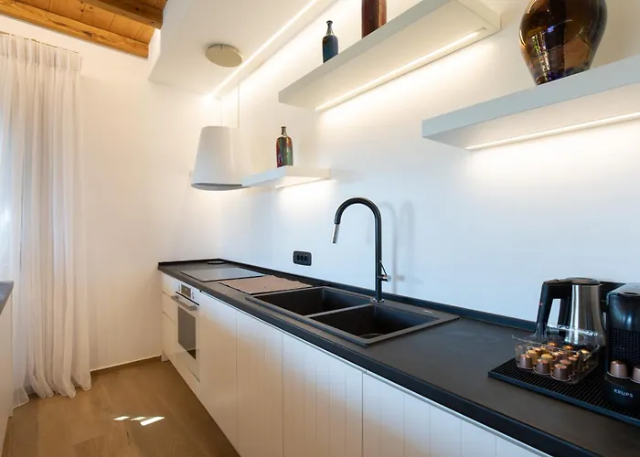 Acres Luxe, First Floor Haven & Ground Floor Retreat *