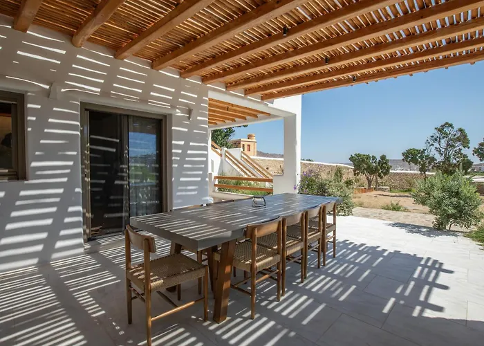 Acres Luxe, First Floor Haven & Ground Floor Retreat أنو ميرا