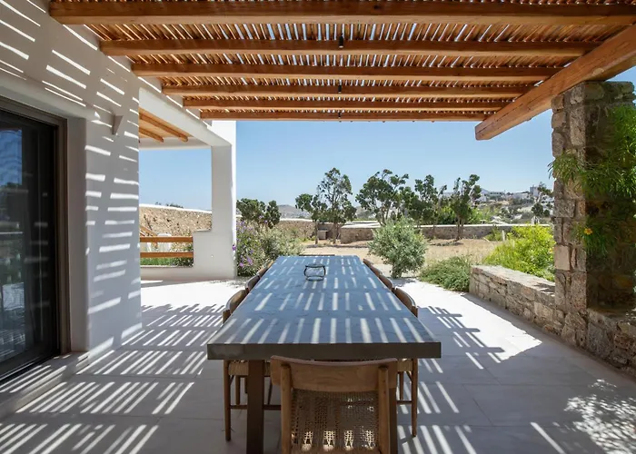 Acres Luxe, First Floor Haven & Ground Floor Retreat *