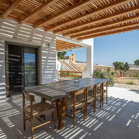 Acres Luxe, First Floor Haven & Ground Floor Retreat Άνω Μερά