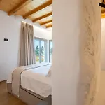 Acres Luxe, First Floor Haven & Ground Floor Retreat * Ano Mera