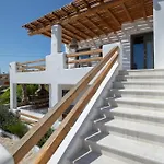 Acres Luxe, First Floor Haven & Ground Floor Retreat Holiday home *