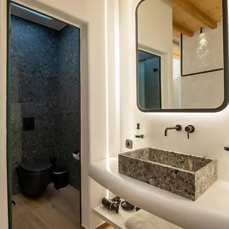 펜션 Acres Luxe, First Floor Haven & Ground Floor Retreat 아노 메라