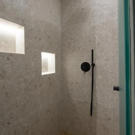 Acres Luxe, First Floor Haven & Ground Floor Retreat Nyaraló Áno Merá