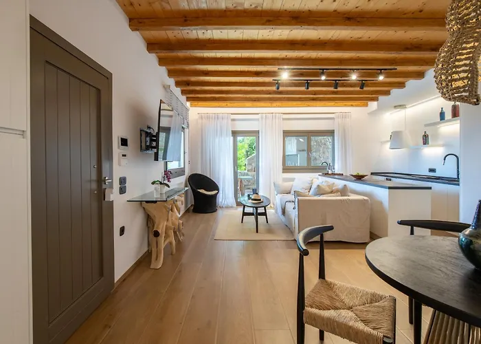 בית נופש Acres Luxe, First Floor Haven & Ground Floor Retreat *