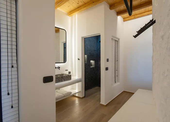 Acres Luxe, First Floor Haven & Ground Floor Retreat Ano Mera