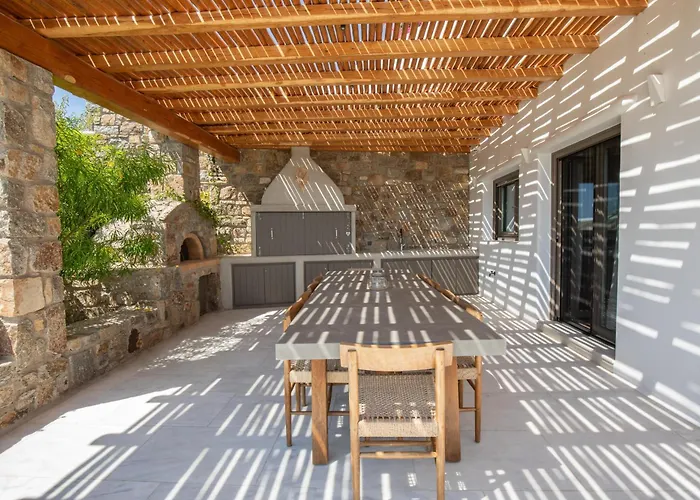 Casa de Férias Acres Luxe, First Floor Haven & Ground Floor Retreat Ano Mera