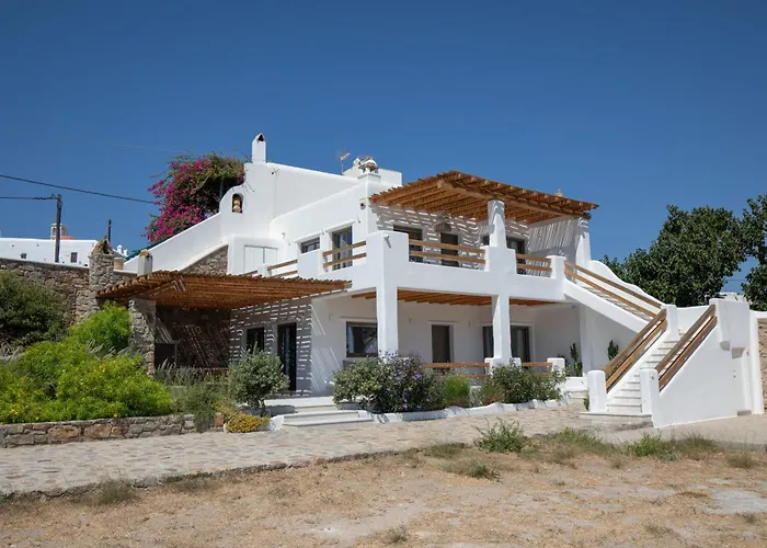 Acres Luxe, First Floor Haven & Ground Floor Retreat בית נופש